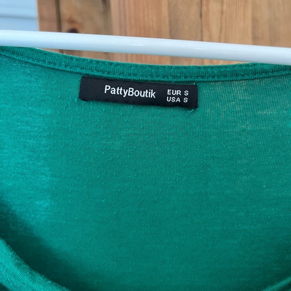 Scoop neck PattyBoutik blouse - Picture 2 of 3